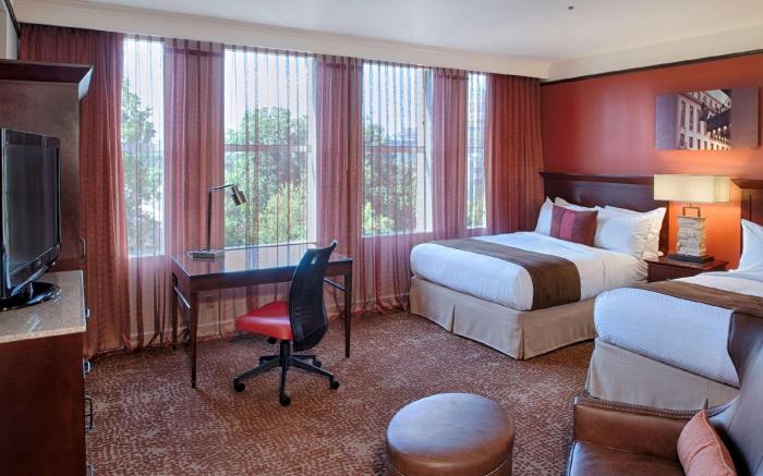 The Emily Morgan Hotel - a DoubleTree by Hilton