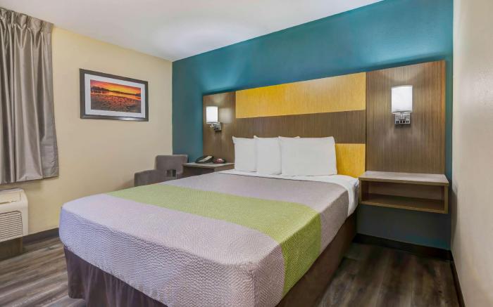 Studio 6  Lenexa, KS - Overland Park