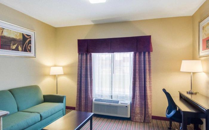 Quality Suites Houston North - Spring