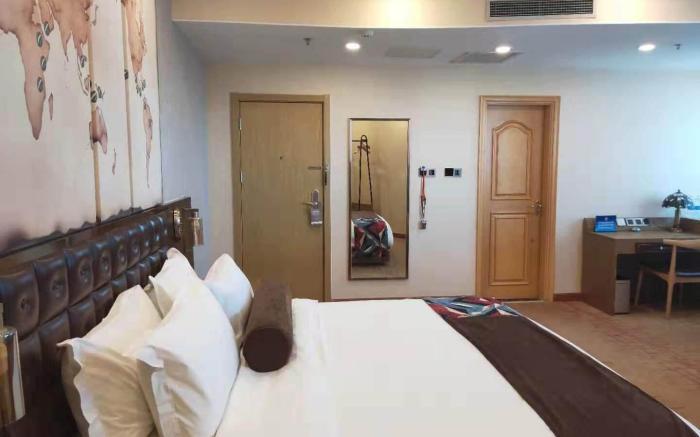 James Joyce Coffetel·Beijing Bishui  Manor Zhuxinzhuang Metor Station