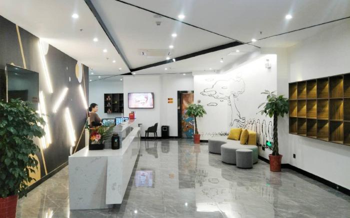 IU Hotel Qingdao Golden Beach Xuejiadao Metro Station