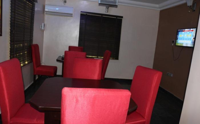 TommsVille Hotels