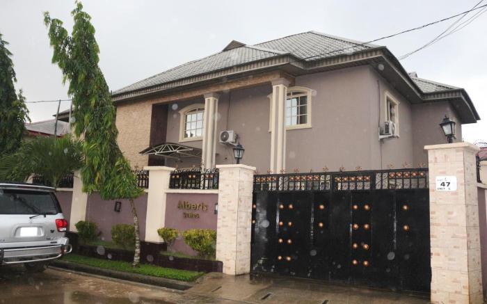 Albert Suites