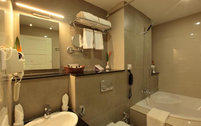 The Silvertips Kothamangalam( Ayurvedic Resort and Convention centre)