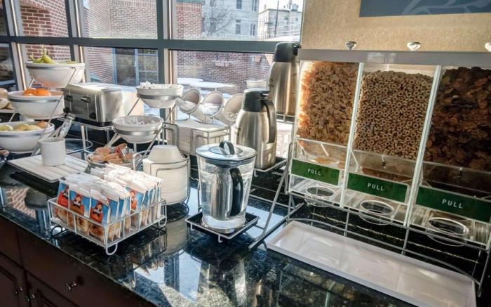 Comfort Suites Bethlehem Near Lehigh University and LVI Airport