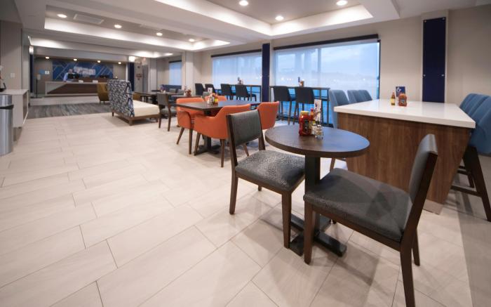 Holiday Inn Express Suites Little Rock West By IHG