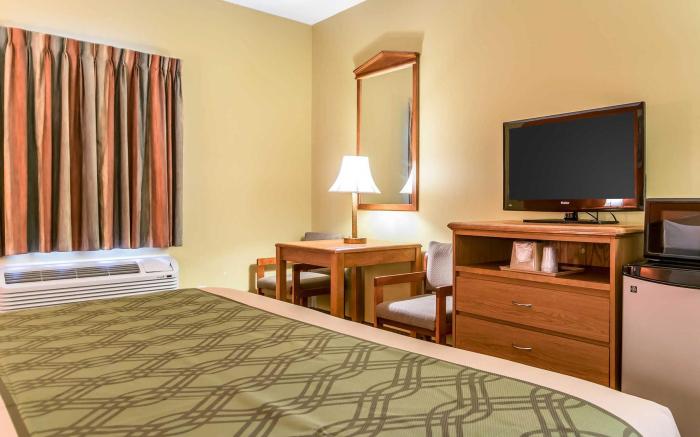 Econo Lodge Louisville Airport