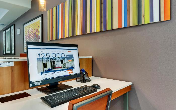 Holiday Inn Express Lake Worth NW Loop 820 By IHG