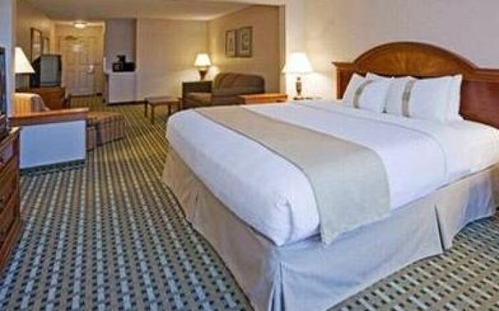 Holiday Inn Milwaukee Airport By IHG