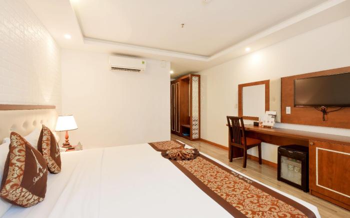 Paris Nha Trang Hotel and Apartment