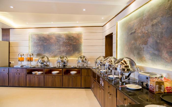 Ganapati Airport Hotel