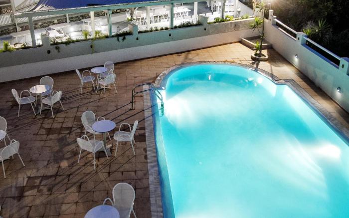 Privee Santorini Hotel