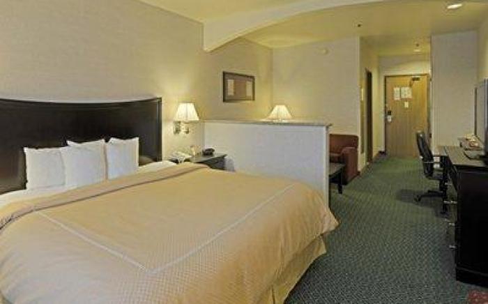 Comfort Suites Portland Airport
