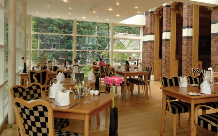 Liverpool Aigburth Sefton Park Hotel By Belvilla