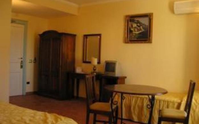 Hotel Mediterraneo