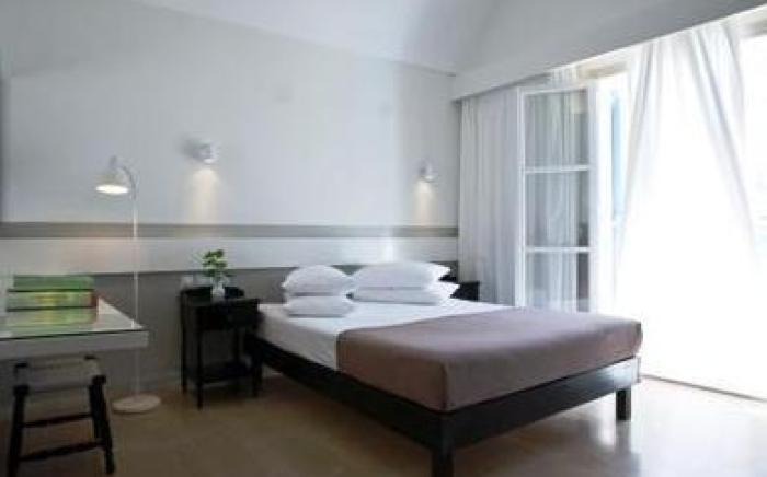 Kamari Beach Hotel