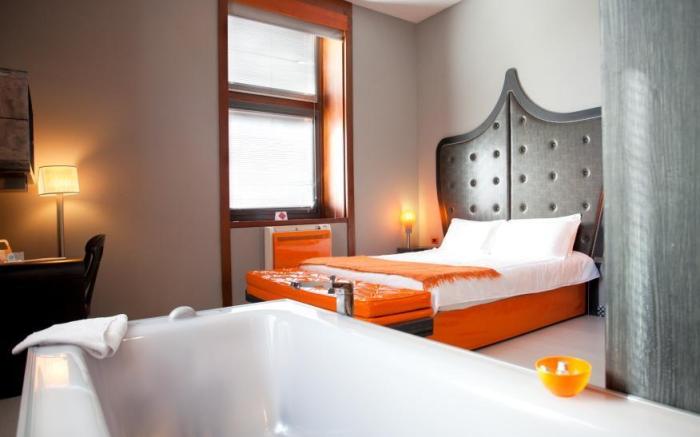 Orange Hotel