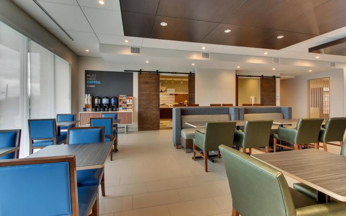 Holiday Inn Express And Suites Nashville MetroCenter Downtown By IHG