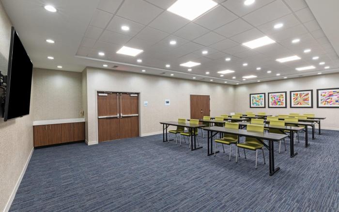 Holiday Inn Express and Suites Purcell By IHG