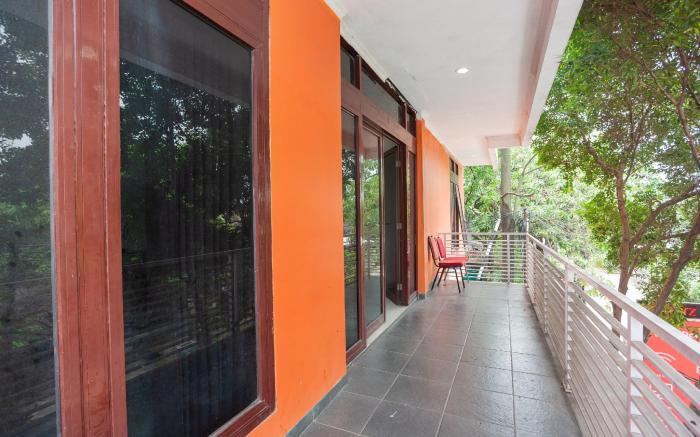 RedDoorz Syariah near Grand Galaxy Park