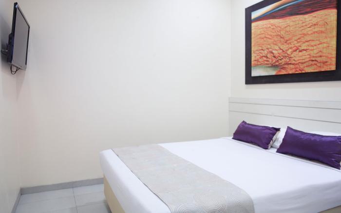 Hotel 81 Elegance