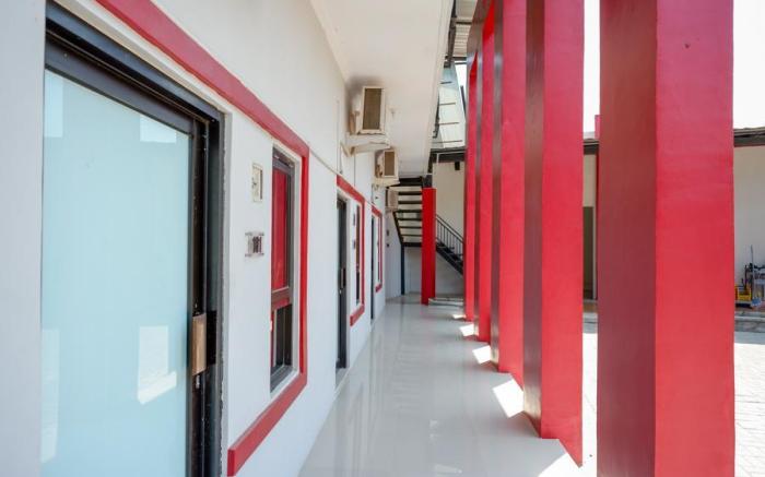 RedDoorz Syariah near Alun Alun Tegal