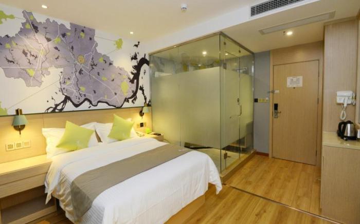 Vatica Huanggang Luotian County City Square Hotel