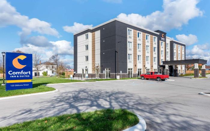 Comfort Inn & Suites