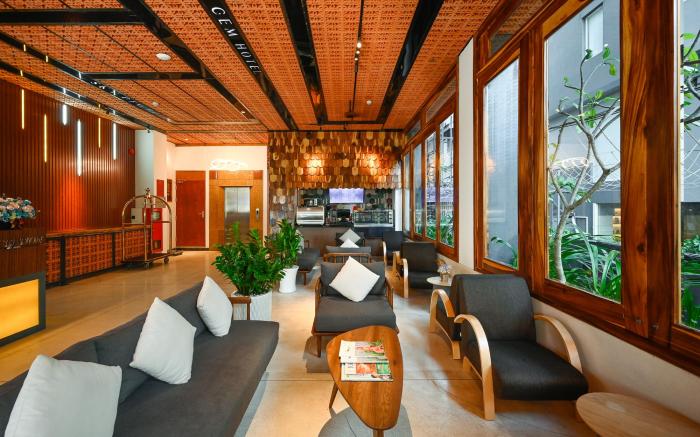Sky Gem Central Hotel