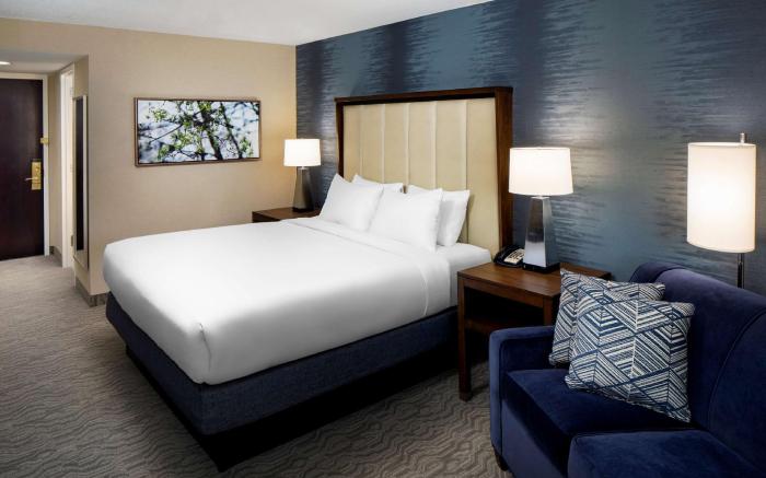 DoubleTree by Hilton Nashua