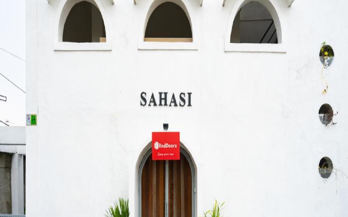 RedDoorz near Exit Toll Tanah Baru Bogor