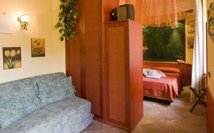 Hotel Europeo and Flowers