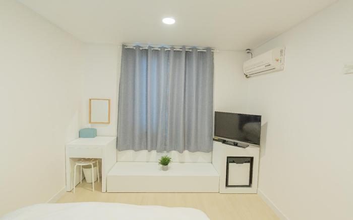 James Blue Hostel