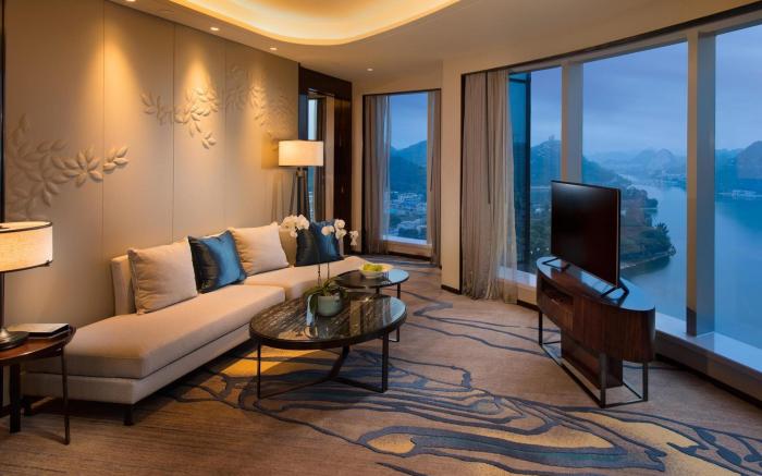 DoubleTree by Hilton Anshun