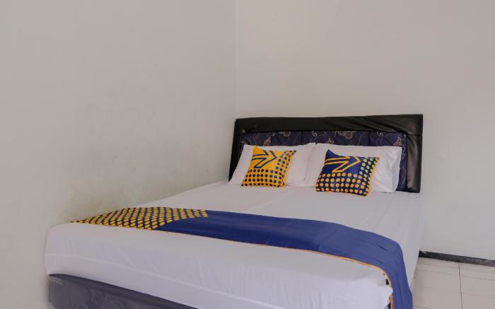 OYO Life 1711 Serayu Sumbersari Residence