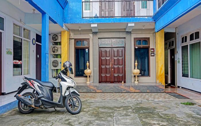 OYO Life 1711 Serayu Sumbersari Residence
