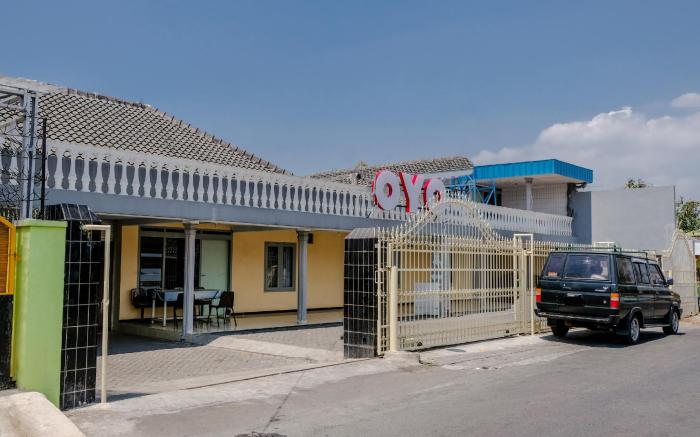 OYO 1289 Cbr Residence