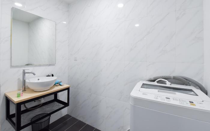 OYO Home 89534 Wonderful 1BR Icon City