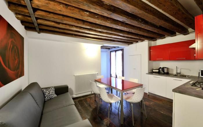 Red Rose - Grande apt in un palazzo storico