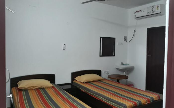  Next to Sankara & Behind Apollo Hospital -Temple 