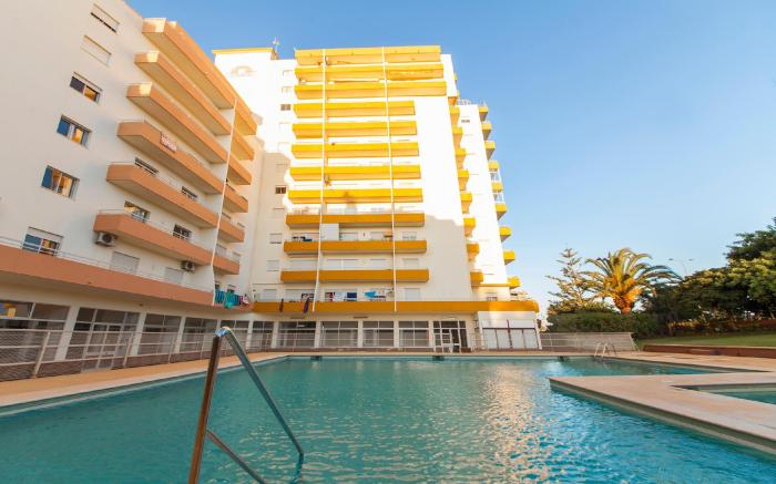 B43 - Spotless Seaview Apartment