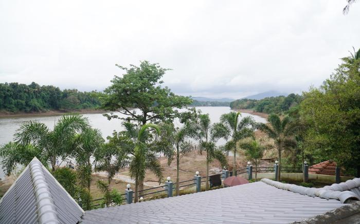 Aqua Water Front  Resort