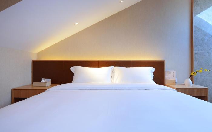 Star lake view double - entry bed room