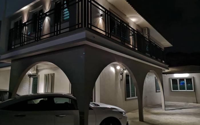 Semi-D First Garden 118 Homestay Ipoh 18Pax