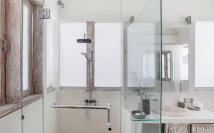 Villa oberoi 2 bedrooms seminyak