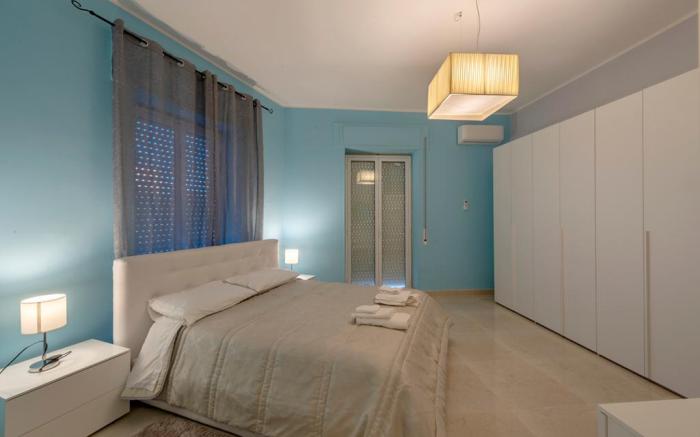 City Center, 3bdrs & 3 bathrooms, Walk to Ortigia