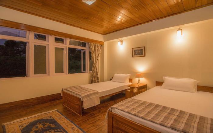 La Ipsing Farm by StayVista, A heritage property in orchards with Mountain views, featuring Outdoor