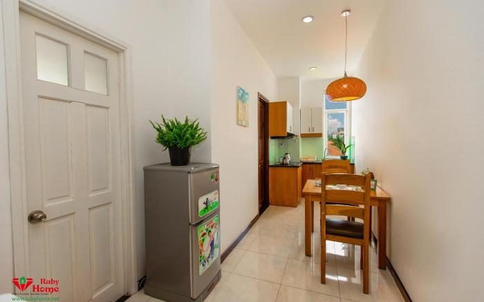 RH3-404 Centrally located with Mordern Style Home