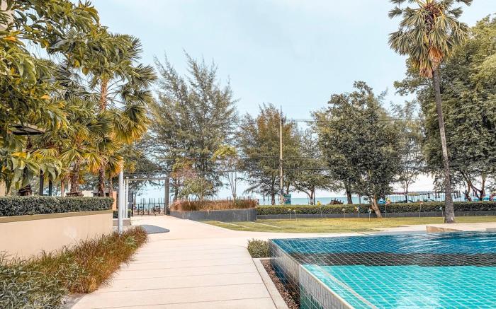 lumpini park beach