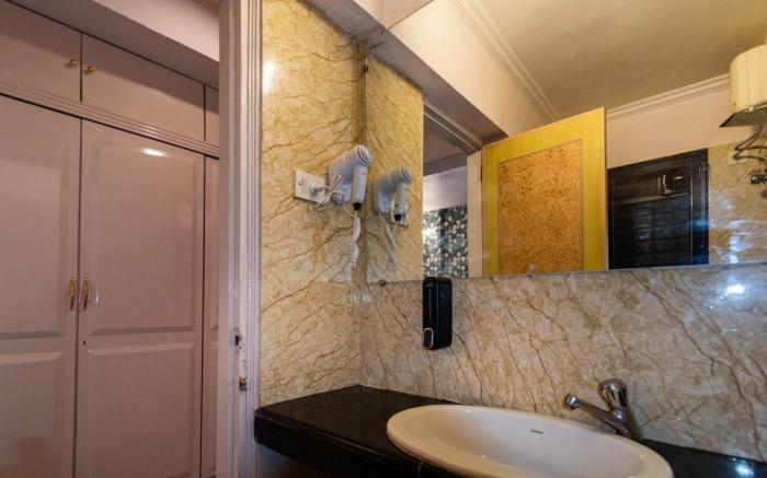 Dazzling 4 BHK bunglow near Film City Goregaon 